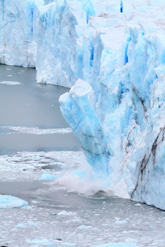 Image: Iceberg calving from the front of the Perito Moreno glacier in Argentina
