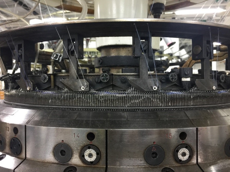 Needle gauge of knitting machine